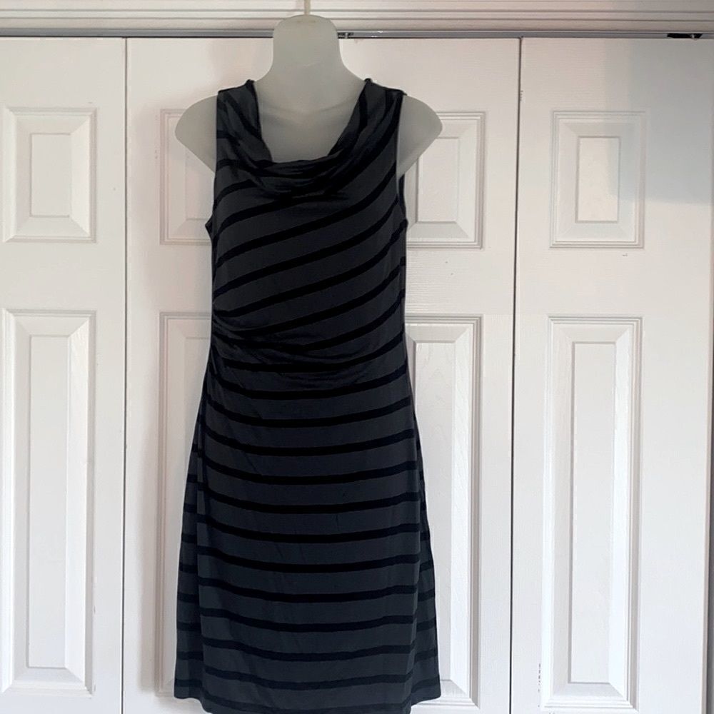 TheΒ Loft StripedβSleeveless Ruched Side Black Grey Dress size Small Sβ-EUC